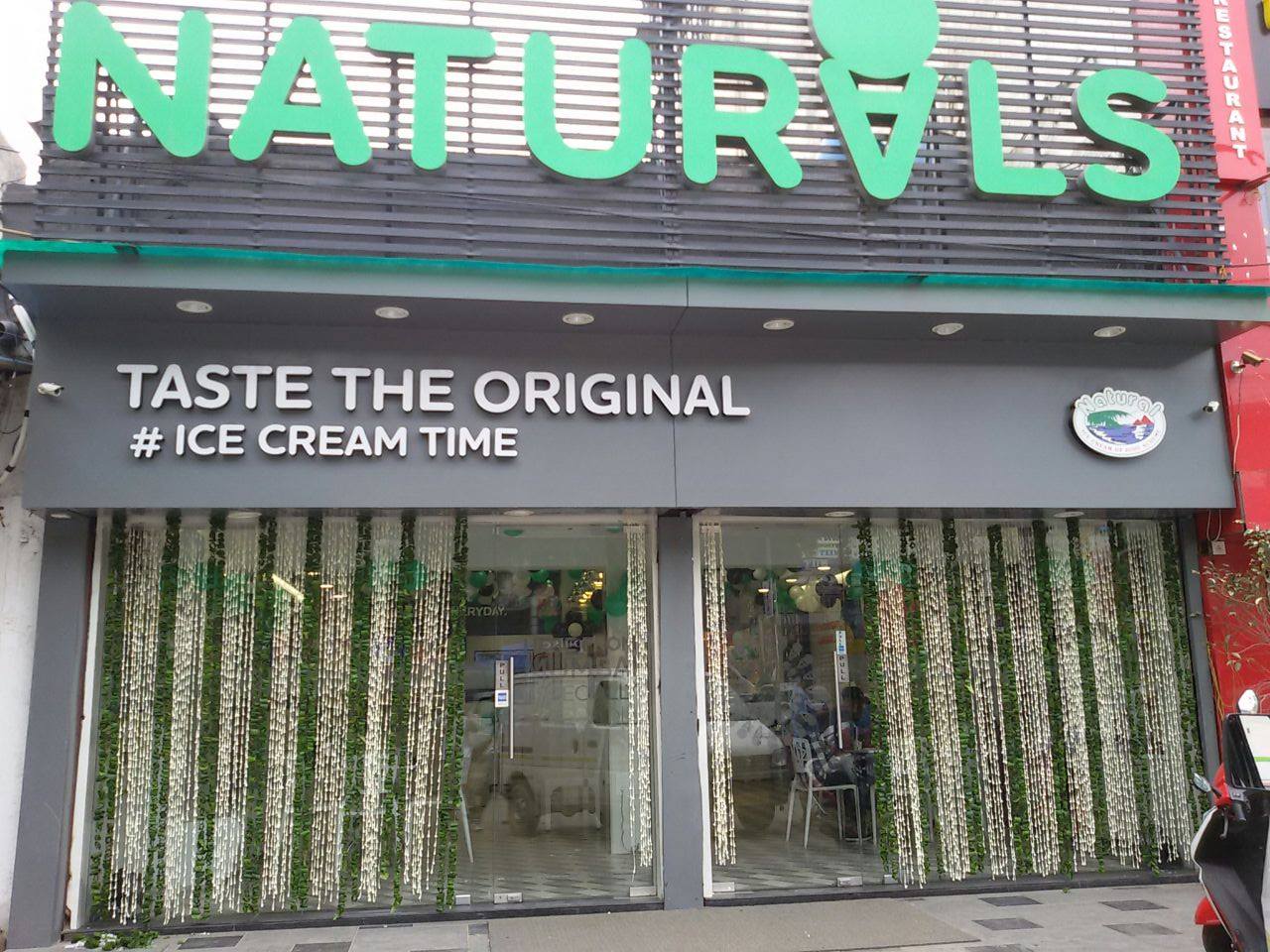 Naturals Ice Cream Parlour